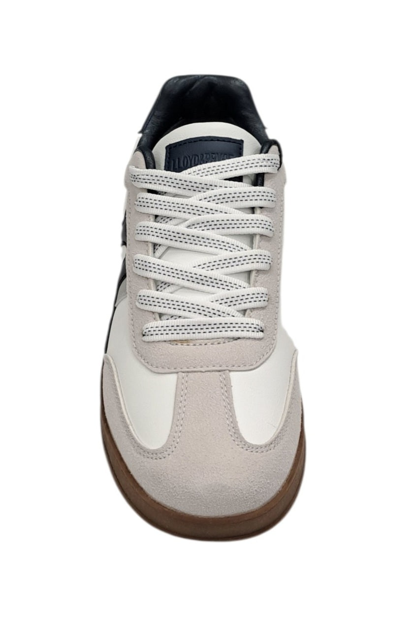 Lloyd & Pryce Burwett Trainer - Atlantic Twist
