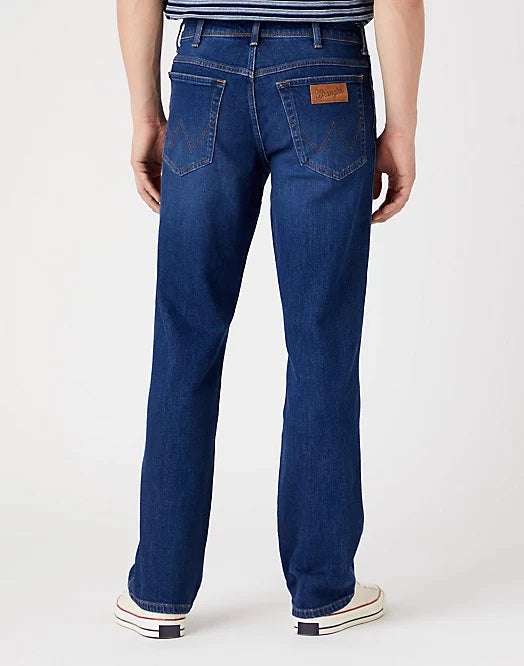 Wrangler Texas Jeans Uomo Elasticizzati Con Cintura In Pelle - Darkstone, Taglia 44W X 34L - 2